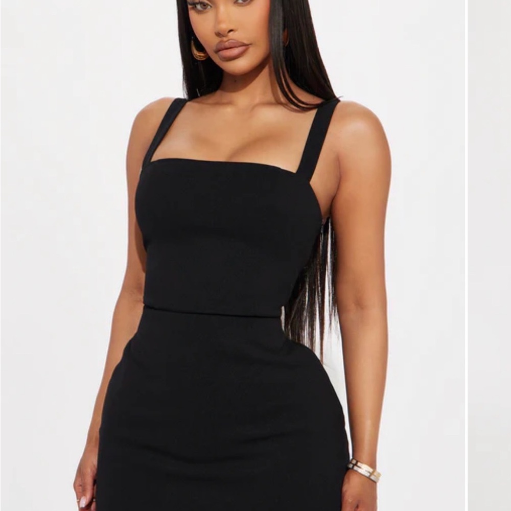 Elegant Black Sleeveless Dress